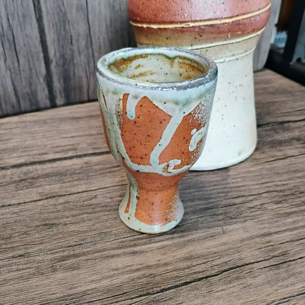 Hand Crafted Pottery Sake Bottle & Cup Set, Rustic Shino Glaze, Artist Signed - Picture 10 of 10